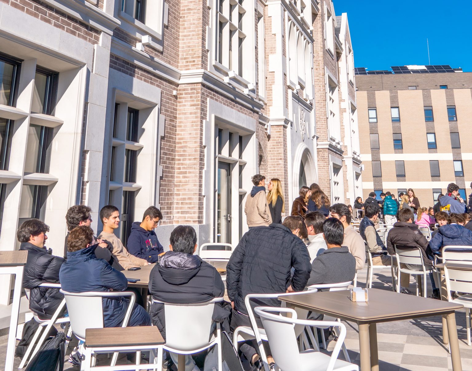 Café and social spaces
